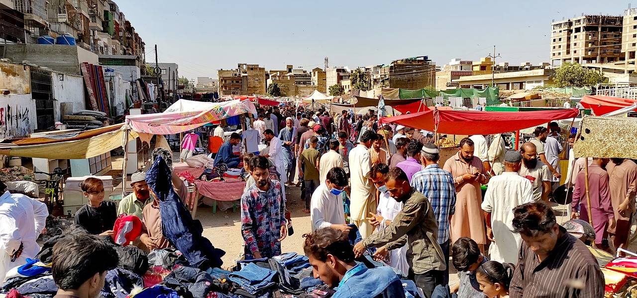 The Influence of Virtual Events on Shopping Behavior: Webinars, Launch Parties, and More