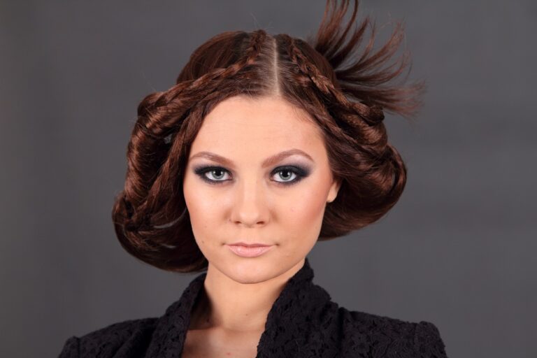 Fashion and Cultural Revival: Celebrating Traditional Garments in Modern Contexts